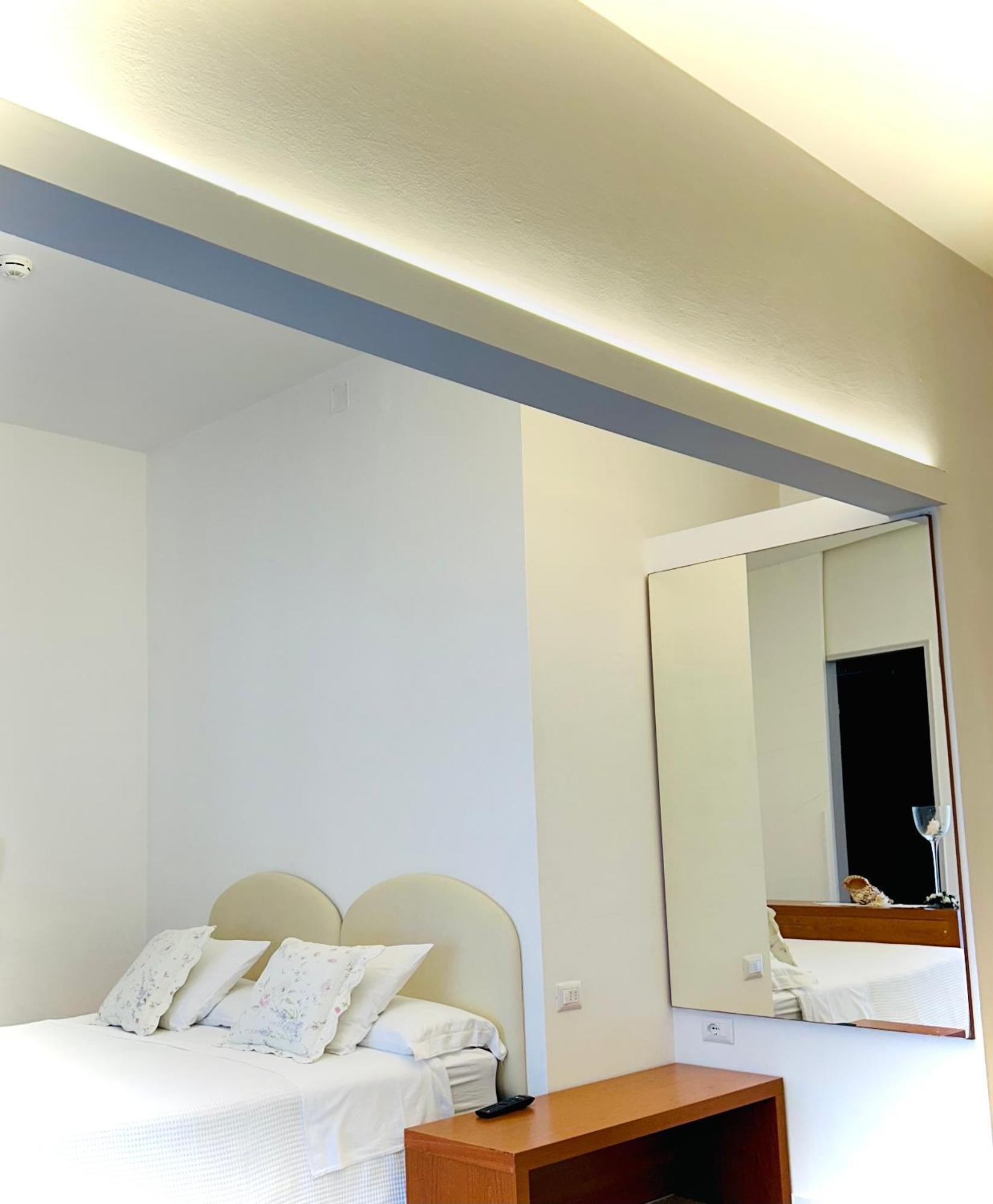 Hotel Pinocchio Каттоліка Екстер'єр фото