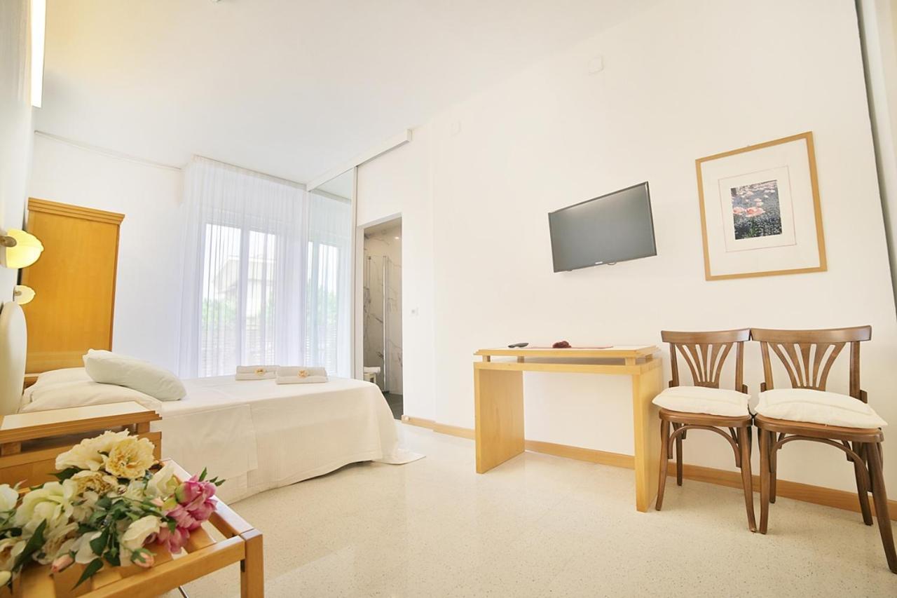 Hotel Pinocchio Каттоліка Екстер'єр фото